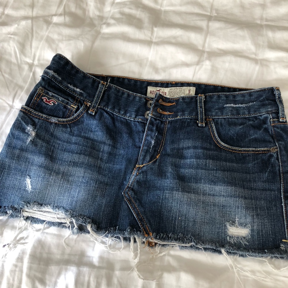 Hollister distressed denim skirt